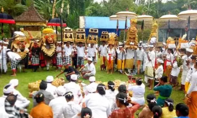 Keragaman Bali Memiliki Tradisi Piodalan Di Hari Tertentu