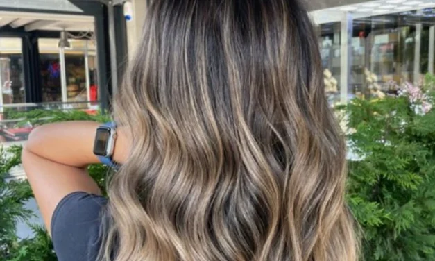 Mewarnai Rambut Atau Lebih Di Kenal Pirang