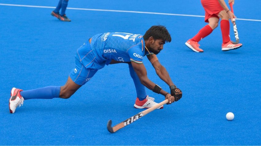 Olahraga Tongkat Hockey Yang Bertujuan Untuk Memukul Bola