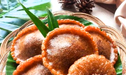 Jajanan Cucur Merupakan Kue Tradisional Di Indonesia