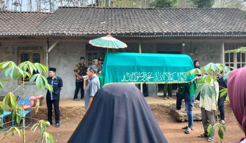Kegiatan Masyarakat Indonesia Ketika Berduka Akan Ngelayat