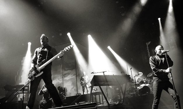 Sebuah Genre Metal Pada Musik Rock Yang Bebas Dan Keras