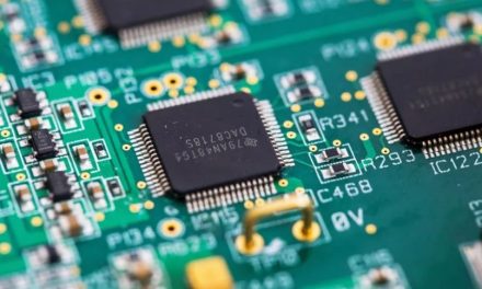 Sebuah Perangkat Semikonduktor Dalam Penggunaan Elektronik