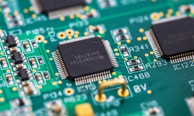 Sebuah Perangkat Semikonduktor Dalam Penggunaan Elektronik