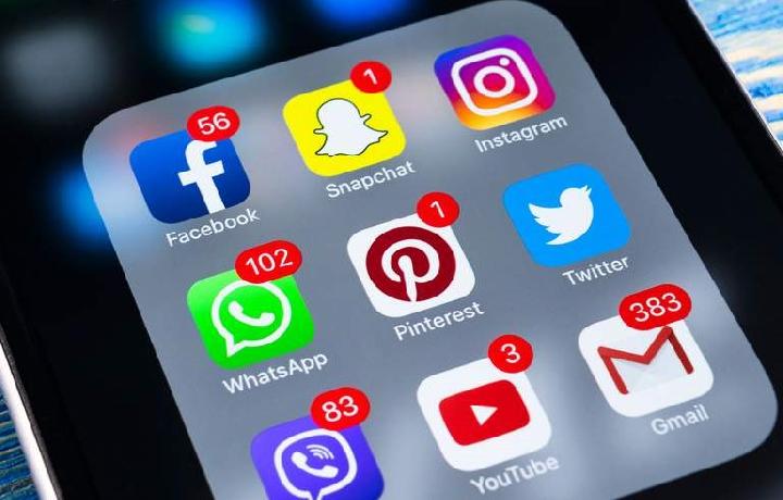 Sebuah Sosial Media Instagram Yang Banyak Memuat Informasi