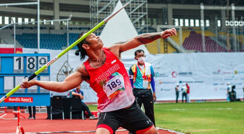 Olahraga Atletik Lempar Lembing Atau Sejenis Tombak