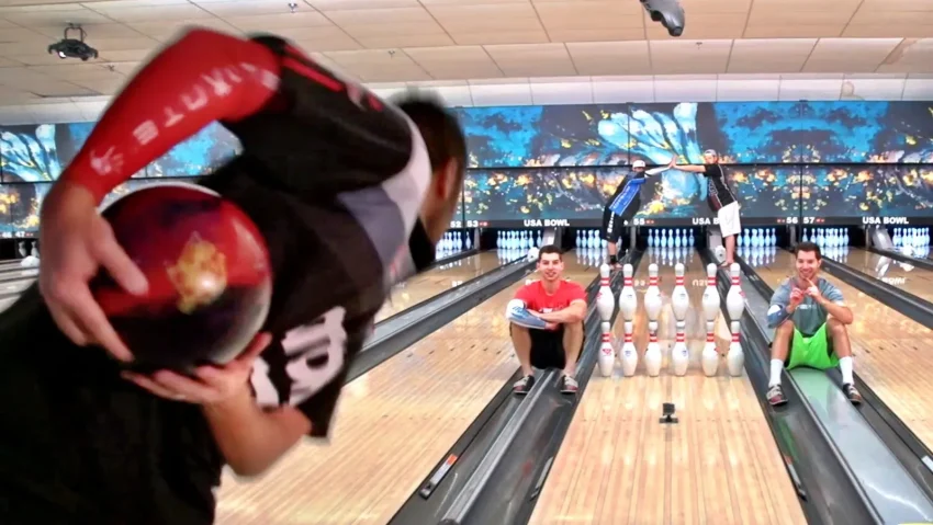 Olahraga Bola Bowling Dengan Melemparkan Ke Pin