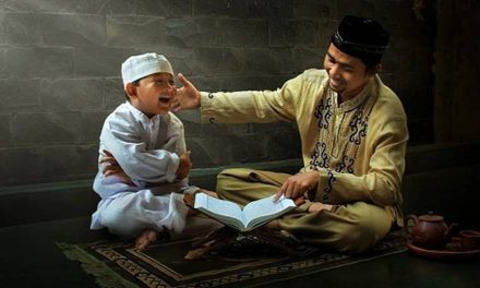 Seorang Guru Islam Atau Ustad Pada Beberapa Wilayah