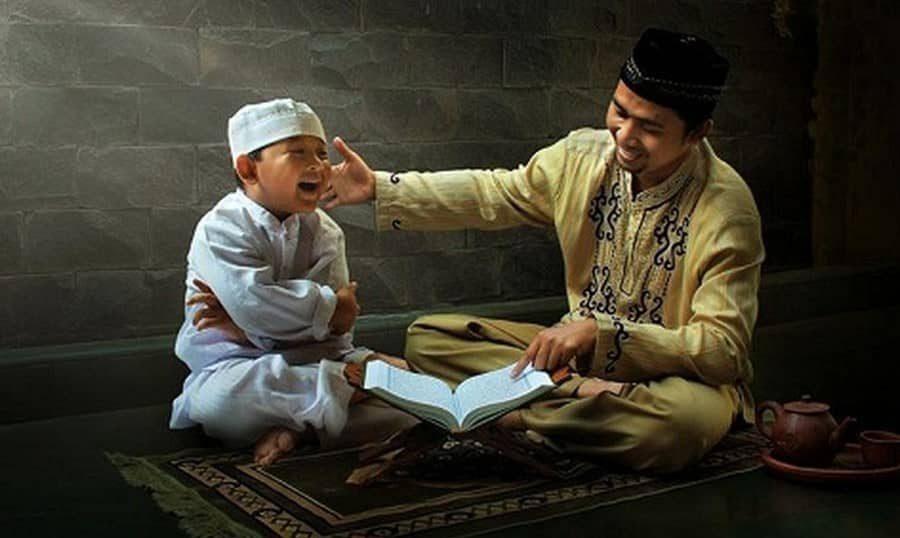 Seorang Guru Islam Atau Ustad Pada Beberapa Wilayah