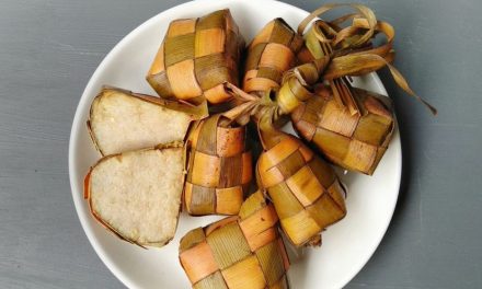 Makanan Tradisional Ketupat Indonesia Dari Bahan Beras