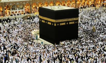Ibadah Umat Muslim Dalam Melaksanakan Haji