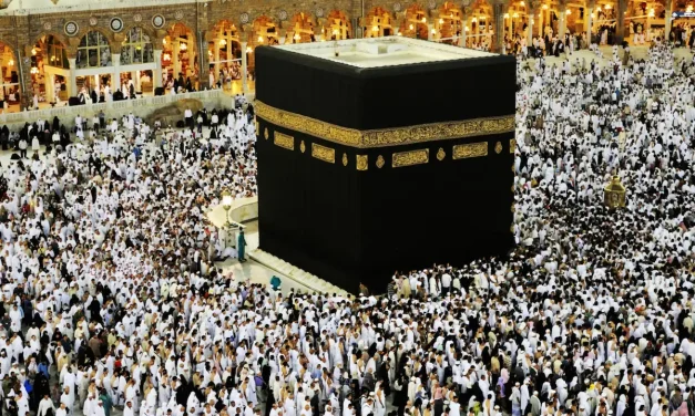 Ibadah Umat Muslim Dalam Melaksanakan Haji