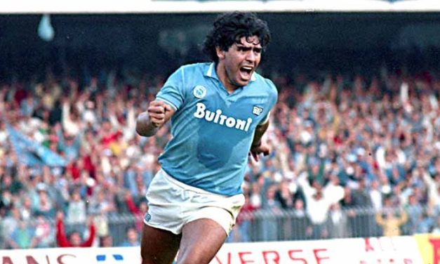 Legenda Pemain Bola Julukan Tangan Tuhan Maradona