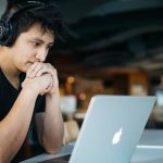 Perangkat Elektronik Headset Sebagai Audio