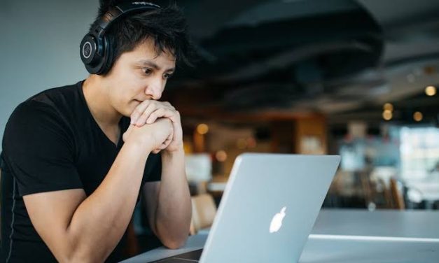 Perangkat Elektronik Headset Sebagai Audio