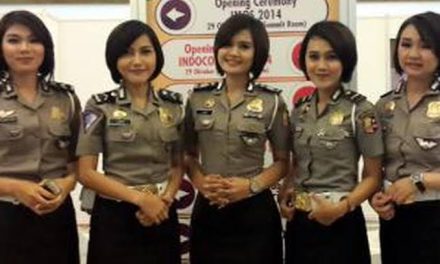 Seseorang Profesi Polwan Atau Sebagai Polisi Wanita