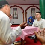 Seseorang Baru Mualaf Yang Memeluk Agama Islam