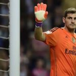 Seorang Pemain Sepakbola Sebagai Kiper Iker Casillas