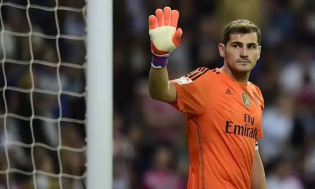 Seorang Pemain Sepakbola Sebagai Kiper Iker Casillas