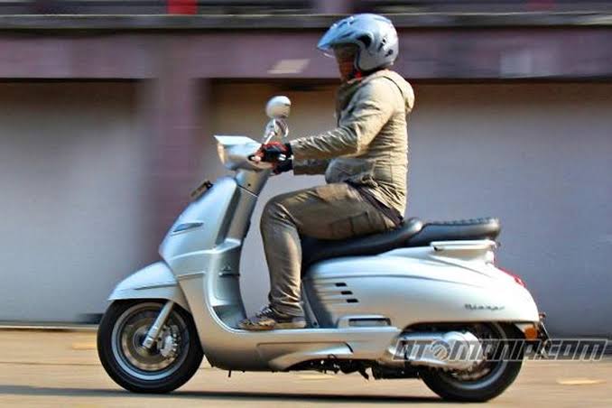 Sebuah Kendaraan Matic Pada Sepeda Motor