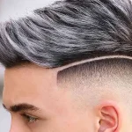 Suatu Gaya Rambut Dengan Warna Pirang